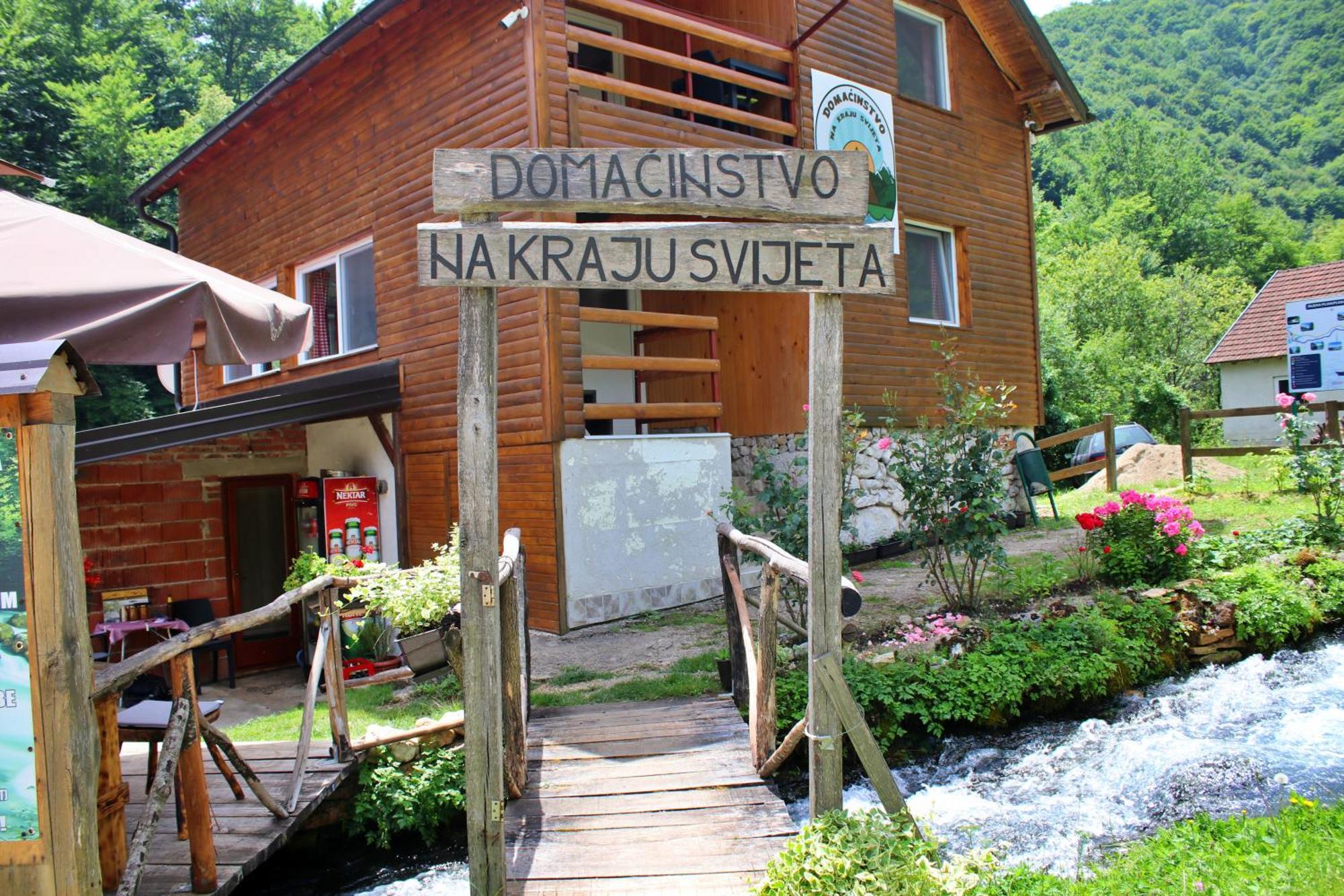 Гостьовий будинок Domacinstvo Na Kraju Svijeta Sipovo Екстер'єр фото